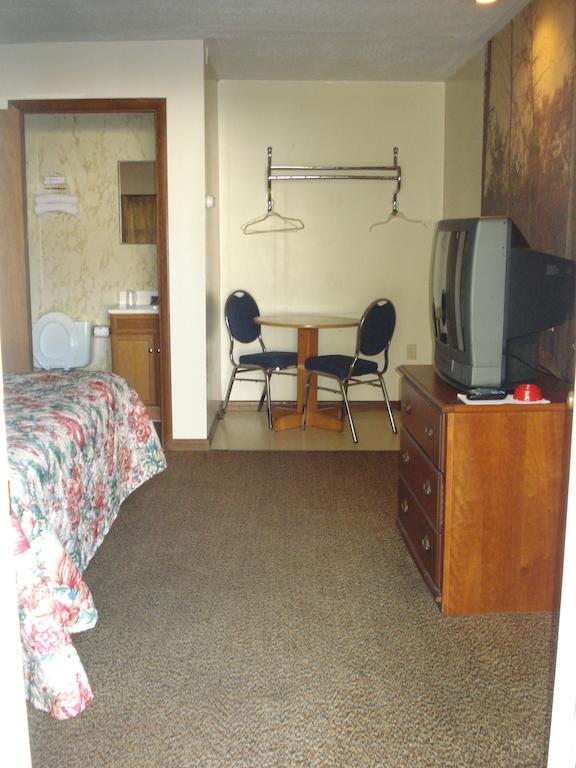 Cedar Grove Motel Алтуна Экстерьер фото
