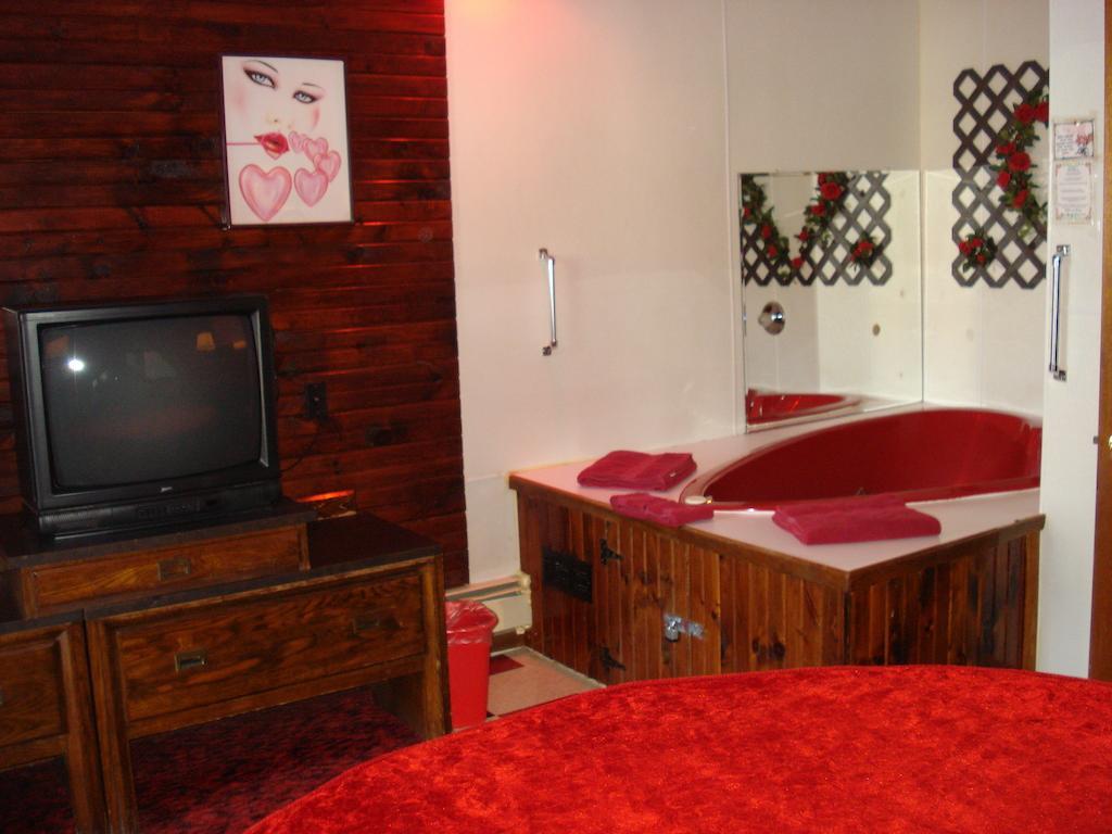 Cedar Grove Motel Алтуна Экстерьер фото